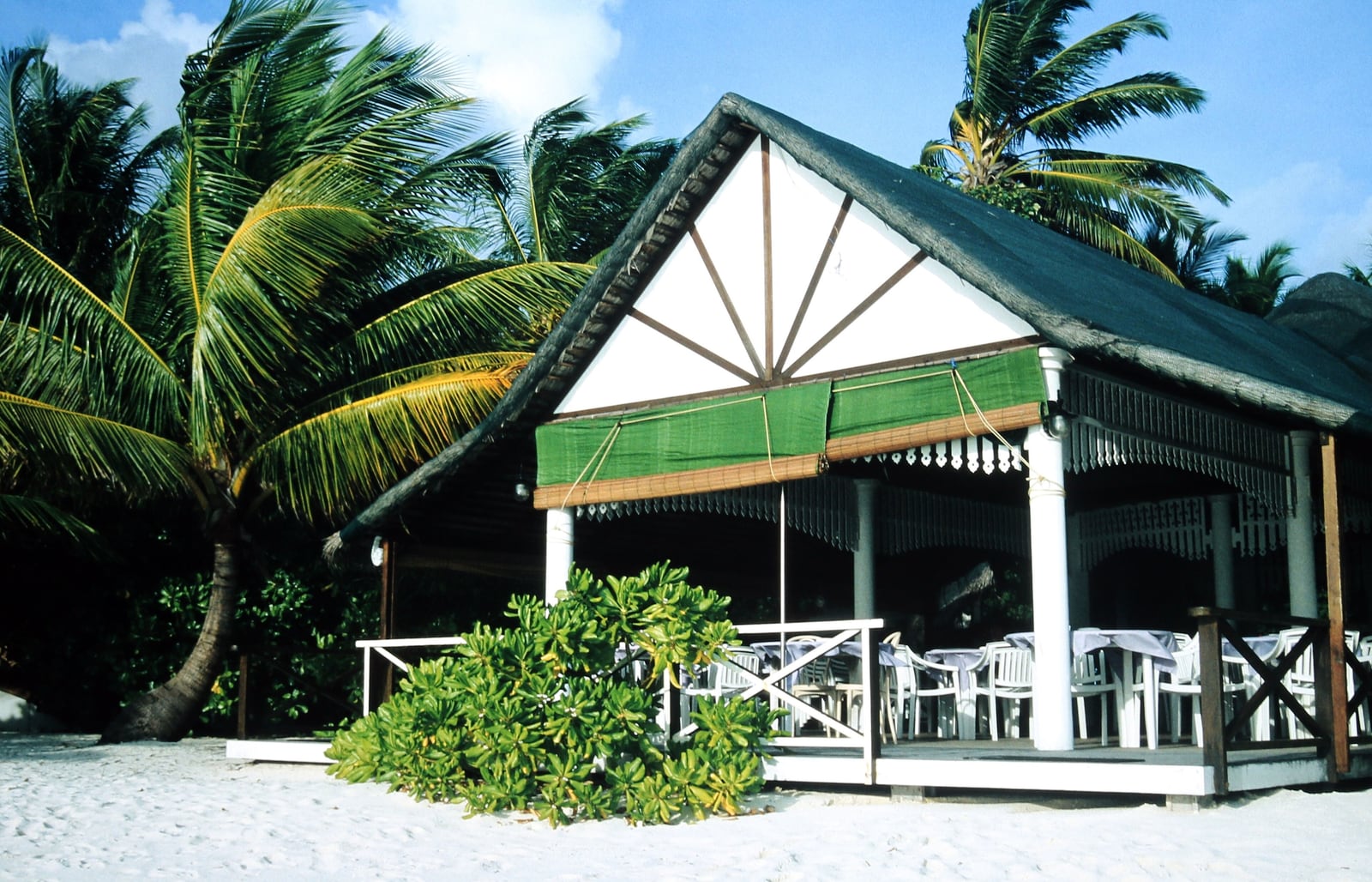 Baros Maldives — North Malé Atoll · 25-min speedboat from Velana